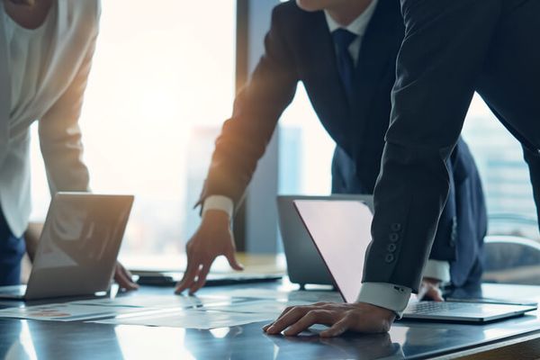 ¿Cómo funciona la dirección de una empresa?