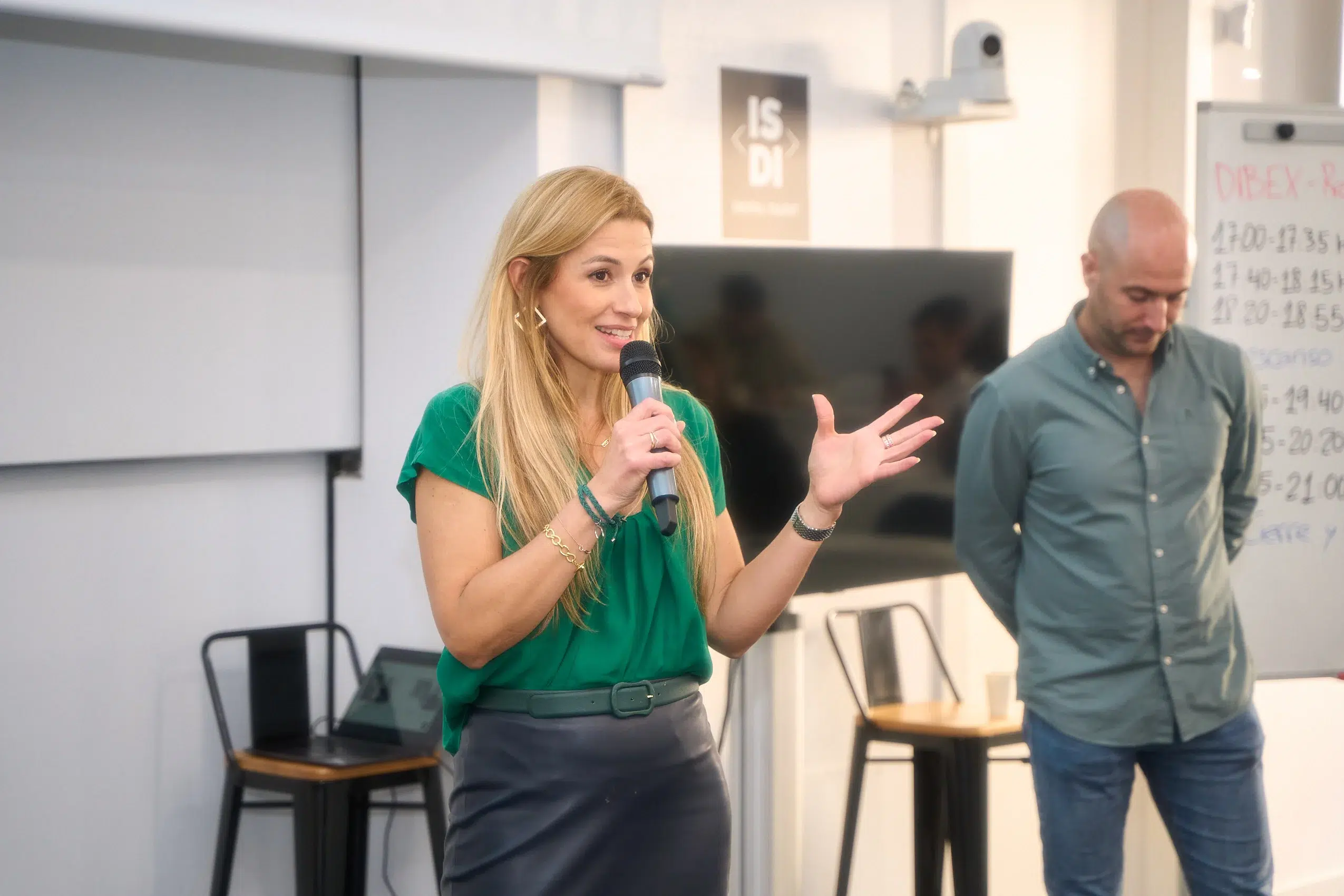 Reskilling y upskilling digital en multinacionales: cómo convertir el talento en una ventaja competitiva real